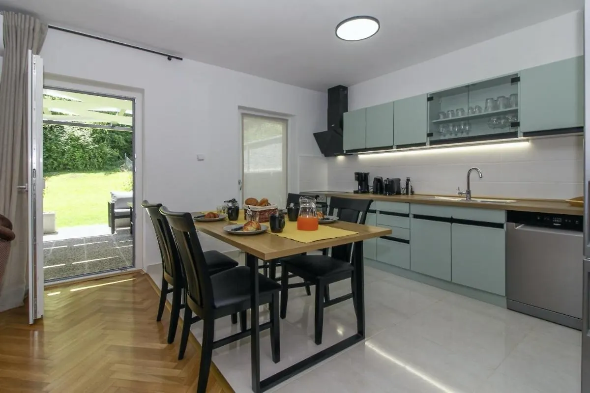 Hotel Roana In Porec - Istrien
